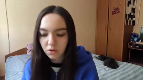 Kimi online show from 12/19/25, 07:37