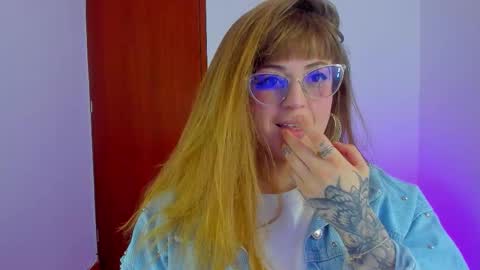 Snapshot of tekila__ chatting on 01/16/26, 02:04 tekila__ online show from 01/16/26, 02:04