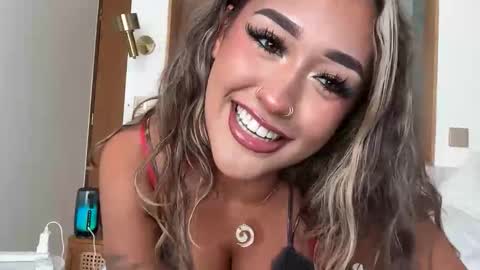 Snapshot of teleaevansss chatting on 01/14/26, 05:02 Telea Evans online show from 01/14/26, 05:02