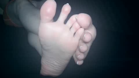 Viv West online show from 10/23/25, 04:56