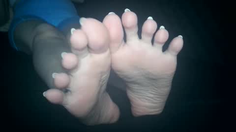 Viv West online show from 10/24/25, 04:20