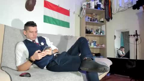 Virg Lszl online show from 12/15/25, 04:39