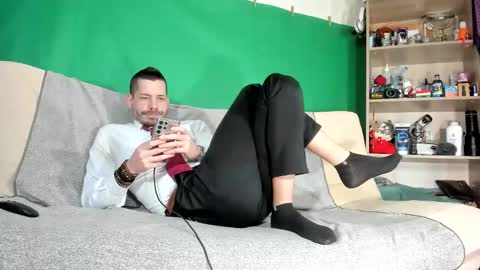 Snapshot of telepaticman chatting on 04/20/26, 03:59 Virg Lszl online show from 04/20/26, 03:59