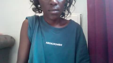 Snapshot of temptiebony69 chatting on 10/01/25, 09:15 temptiebony69 online show from 10/01/25, 09:15