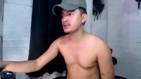 Snapshot of tempting_jon chatting on 10/06/25, 02:09 tempting_jon online show from 10/06/25, 02:09