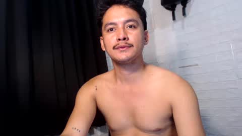 Snapshot of tempting_jon chatting on 11/18/25, 04:00 tempting_jon online show from 11/18/25, 04:00