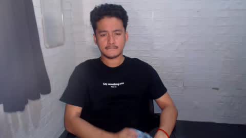 Snapshot of tempting_jon chatting on 01/15/26, 03:22 tempting_jon online show from 01/15/26, 03:22