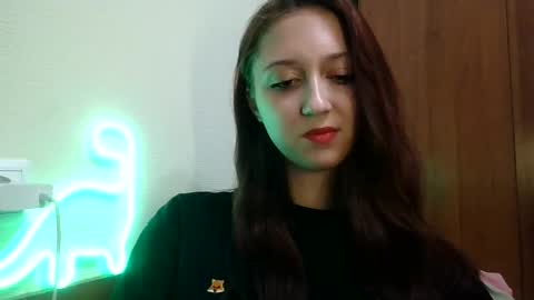 Snapshot of temptingvision chatting on 03/06/25, 04:49 temptingvision online show from 03/06/25, 04:49