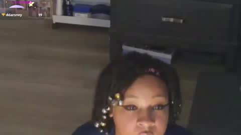 Gaia online show from 10/11/25, 04:22