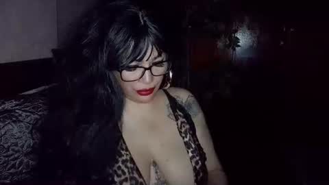 Snapshot of temptresscrystalia chatting on 04/19/26, 11:31 talia i m french girl online show from 04/19/26, 11:31