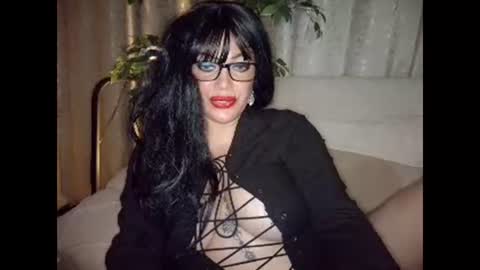Snapshot of temptresscrystalia chatting on 06/04/26, 06:25 talia i m french girl online show from 06/04/26, 06:25