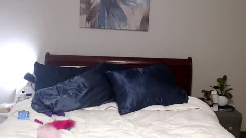 Temptriss69 online show from 12/04/25, 12:03