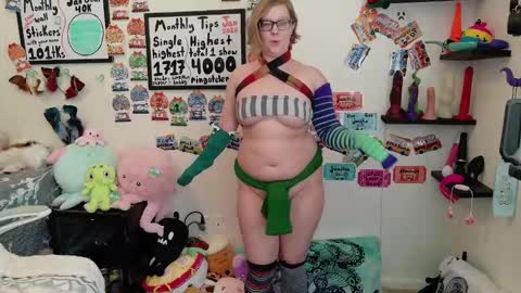 Snapshot of ten_tickle_pixie chatting on 01/14/26, 07:19 Pixie and Tentacle Overlord online show from 01/14/26, 07:19