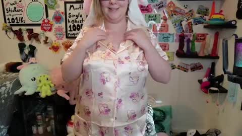 Snapshot of ten_tickle_pixie chatting on 02/16/26, 11:12 Pixie and Tentacle Overlord online show from 02/16/26, 11:12