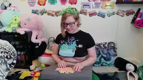 Snapshot of ten_tickle_pixie chatting on 02/25/26, 07:34 Pixie and Tentacle Overlord online show from 02/25/26, 07:34