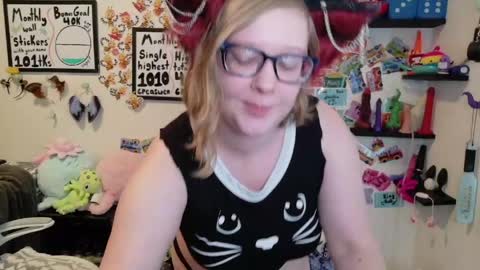 Pixie and Tentacle Overlord online show from 05/18/26, 10:15