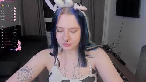 Snapshot of tender__kitty chatting on 02/01/26, 03:21 Sue online show from 02/01/26, 03:21