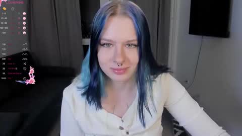 Snapshot of tender__kitty chatting on 02/06/26, 05:27 Sue online show from 02/06/26, 05:27
