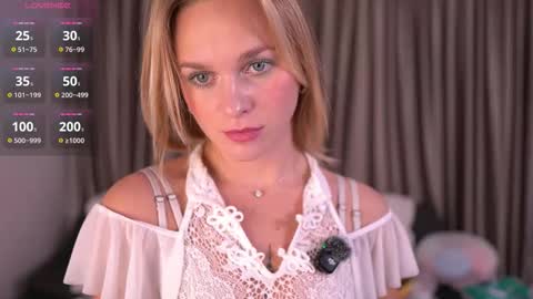 Snapshot of tendercrush chatting on 12/17/25, 06:25 Ellis online show from 12/17/25, 06:25