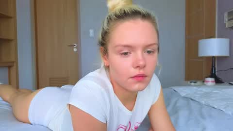 Snapshot of tenderlovesss chatting on 05/05/26, 03:03 Amanda and Kenny online show from 05/05/26, 03:03