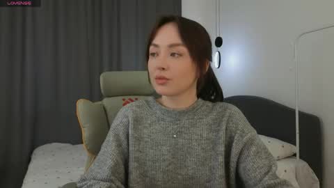 Mia online show from 04/25/26, 01:41