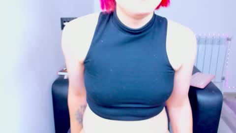 Kira online show from 09/30/25, 12:21