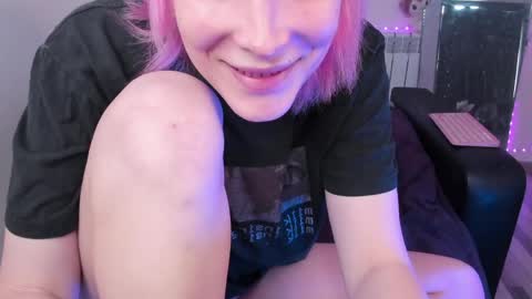 Kira online show from 04/25/26, 06:27