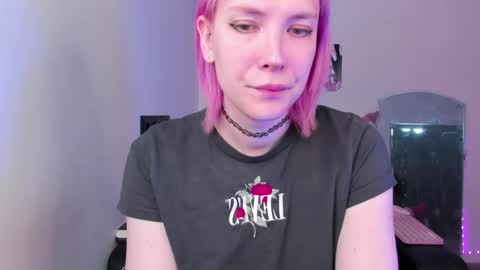 Kira online show from 05/01/26, 04:17