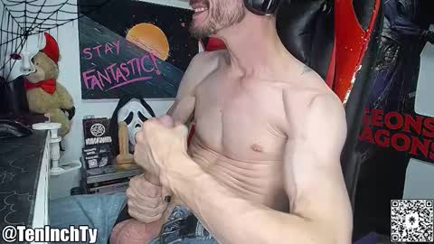 Ty online show from 10/31/25, 04:35