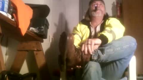 Snapshot of tennredneck chatting on 12/06/24, 04:47 Tennredneck online show from 12/06/24, 04:47