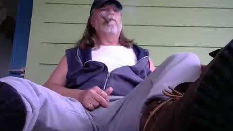 Snapshot of tennredneck chatting on 10/26/25, 08:59 Tennredneck online show from 10/26/25, 08:59