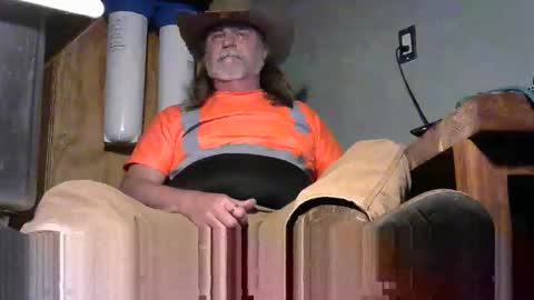 Snapshot of tennredneck chatting on 11/20/25, 03:18 Tennredneck online show from 11/20/25, 03:18