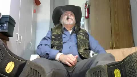 Snapshot of tennredneck chatting on 02/05/26, 03:00 Tennredneck online show from 02/05/26, 03:00