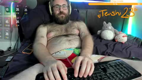 Snapshot of tenshi23 chatting on 10/17/25, 02:15 Matt online show from 10/17/25, 02:15