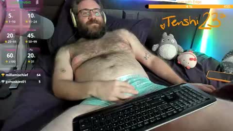 Snapshot of tenshi23 chatting on 10/18/25, 05:21 Matt online show from 10/18/25, 05:21