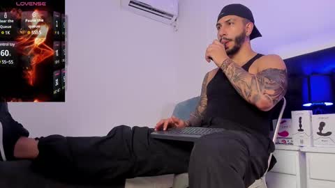 Teo Ferrer online show from 02/10/25, 08:21