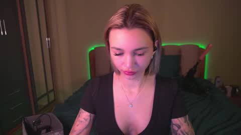 Snapshot of teona_amore chatting on 02/13/25, 06:30 Teya online show from 02/13/25, 06:30