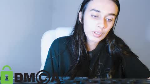 Lisa online show from 12/14/25, 04:07