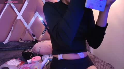 Terra Elowen online show from 11/19/25, 11:32