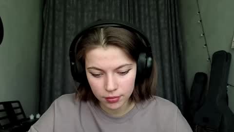 Snapshot of terranaufzinger chatting on 02/03/26, 06:22 Anny Simpson online show from 02/03/26, 06:22