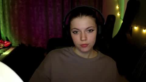Snapshot of terranaufzinger chatting on 03/21/26, 09:29 Anny Simpson online show from 03/21/26, 09:29