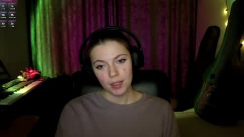 Snapshot of terranaufzinger chatting on 04/11/26, 08:13 Anny Simpson online show from 04/11/26, 08:13