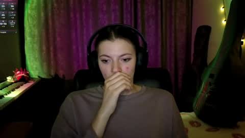 Snapshot of terranaufzinger chatting on 04/12/26, 08:14 Anny Simpson online show from 04/12/26, 08:14
