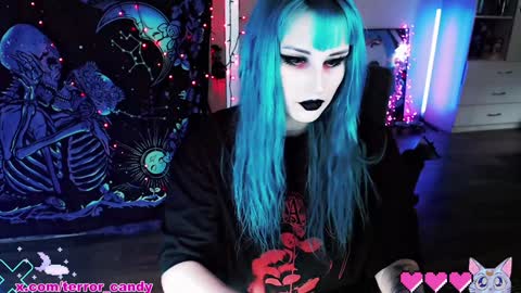 Snapshot of terror_candy chatting on 01/25/25, 04:23 CRY BABY online show from 01/25/25, 04:23