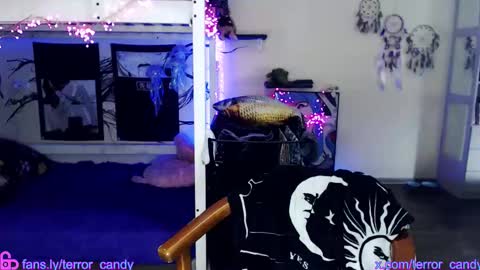 Snapshot of terror_candy chatting on 01/17/26, 11:30 CRY BABY online show from 01/17/26, 11:30