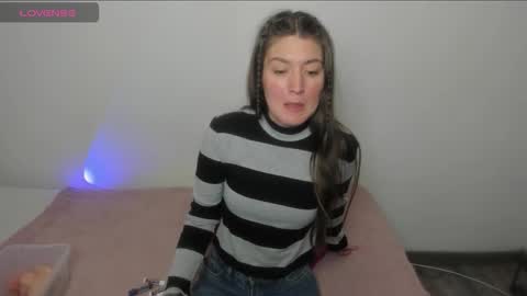 Snapshot of tesa_cute chatting on 02/16/26, 02:07 tesa online show from 02/16/26, 02:07