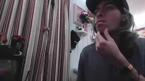 Snapshot of tesla454 chatting on 11/23/25, 07:19 Danny Boy online show from 11/23/25, 07:19