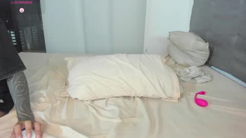 Tessa online show from 05/10/26, 12:27