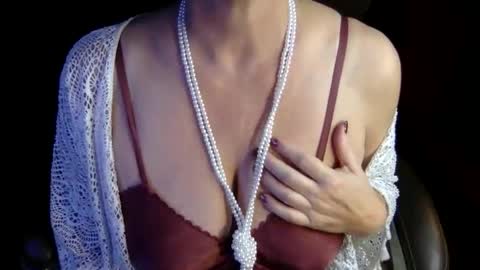Snapshot of tessa_foxxx chatting on 11/05/25, 10:37 tessa_foxxx online show from 11/05/25, 10:37