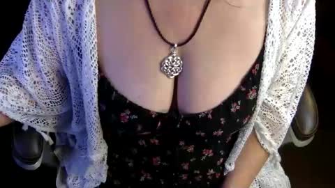 Snapshot of tessa_foxxx chatting on 11/06/25, 02:45 tessa_foxxx online show from 11/06/25, 02:45